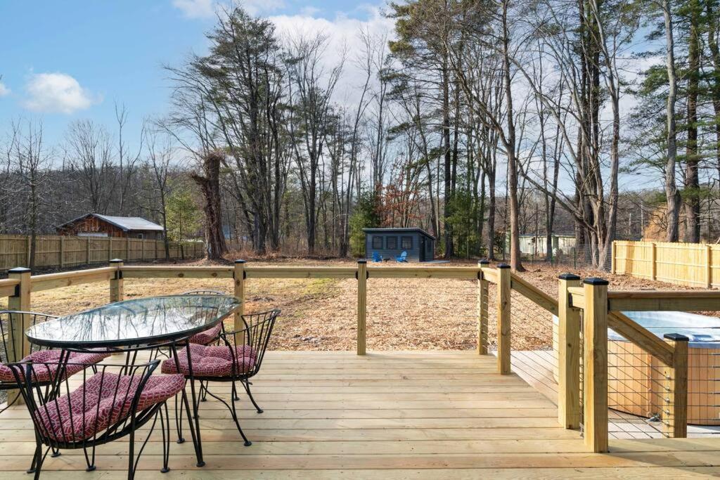 New Paltz Zen Wellness Cabin W/ Hot Tub Extérieur photo